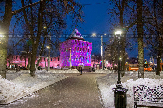 Покровская улица и Дмитриевская башня  в Нижнем Новгороде. Bolshaya Pokrovskaya Street in Nizhny Novgorod. Редакционное фото, фотограф Igor Lijashkov / Фотобанк Лори