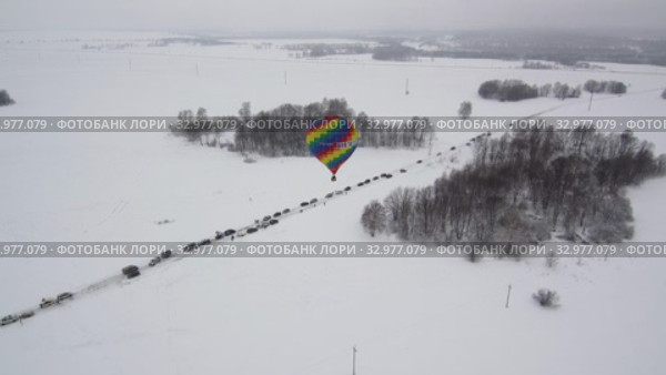 Полёт воздушного шара. Полет на воздушных шарах в рамках VI Международного фольклорного фестиваля - Фольклориада. Balloon in flight. Balloon flight as part of the VI International Folklore Festival - Folkloriada. (2020 год). Редакционное видео, видеограф Евгений Романов / Фотобанк Лори