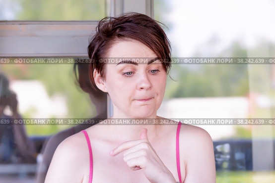 Portrait of a girl who solved a question. Стоковое фото, фотограф Татьяна Дворецкая / Фотобанк Лори