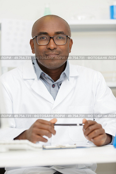 portrait of a professional skillful doctor. Стоковое фото, агентство Ingram Publishing / Фотобанк Лори