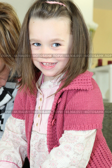 Portrait of a smiling girl. Стоковое фото, агентство Ingram Publishing / Фотобанк Лори