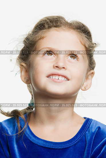 Portrait of a young girl. Стоковое фото, фотограф Shannon Fagan / Ingram Publishing / Фотобанк Лори