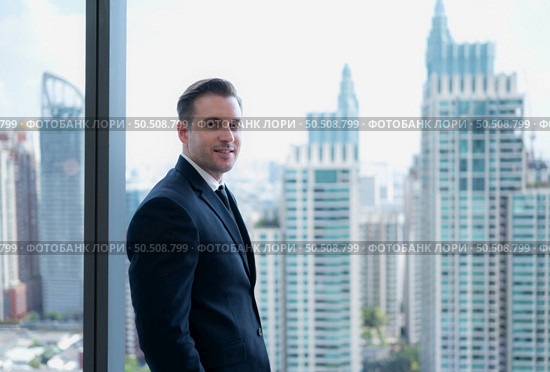 Portrait of businessperson and the generation personalities of new executives with good ideas, personality, and vision. Стоковое фото, агентство Ingram Publishing / Фотобанк Лори