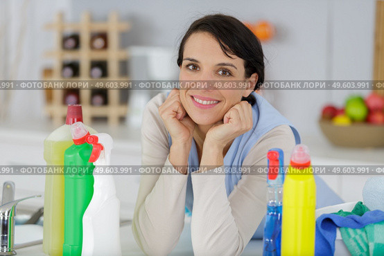 portrait of happy cleaner looking at camera. Стоковое фото, агентство Ingram Publishing / Фотобанк Лори