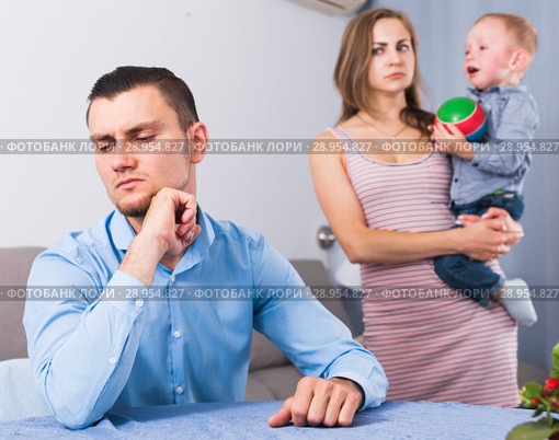 Portrait of quarreled husband and wife. Стоковое фото, фотограф Яков Филимонов / Фотобанк Лори