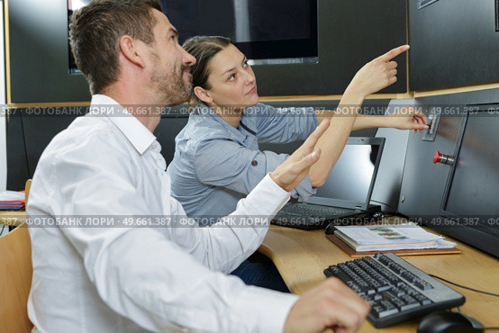 portrait of security agency training. Стоковое фото, агентство Ingram Publishing / Фотобанк Лори