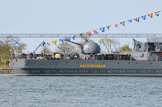 Построение на эскадренном миноносце "Настойчивый". Балтийск (2015 год). Редакционное фото, фотограф Сергей Куров / Фотобанк Лори