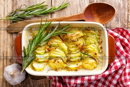potato gratin. Стоковое фото, агентство Ingram Publishing / Фотобанк Лори
