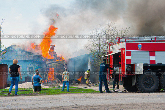 Пожар в селе (2013 год). Редакционное фото, фотограф Володина Ольга / Фотобанк Лори