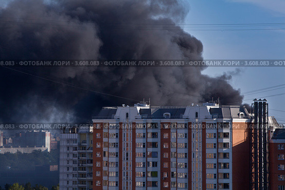 Пожар в жилом доме (2012 год). Стоковое фото, фотограф Елена / Фотобанк Лори