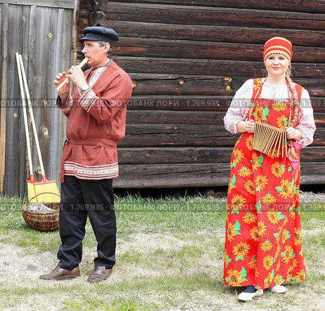 Праздник Троица. Жанровые сценки (2010 год). Редакционное фото, фотограф Гер Олег / Фотобанк Лори