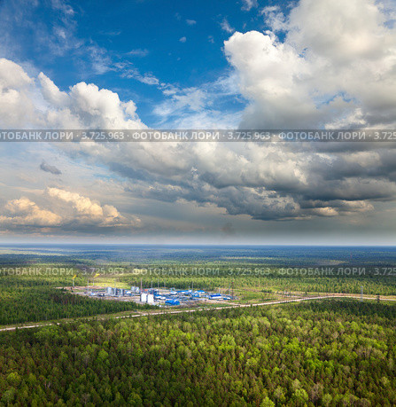 Предприятие нефтепромышленного комплекса в Западной Сибири. Стоковое фото, фотограф Владимир Мельников / Фотобанк Лори