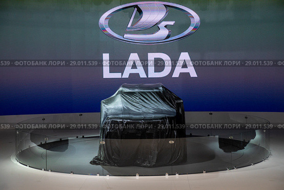 Презентация концепта нового российского автомобиля Lada автоконцерна Автоваз на Московском международном автомобильном салоне (ММАС - 2018) в выставочном комплексе "Крокус Экспо", Россия. Редакционное фото, фотограф Николай Винокуров / Фотобанк Лори