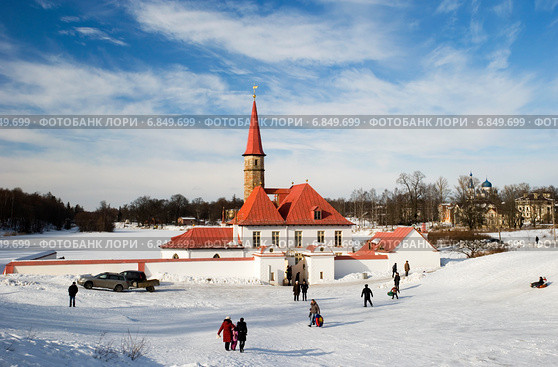 Приоратский дворец. Гатчина (2013 год). Редакционное фото, фотограф Александр Щепин / Фотобанк Лори