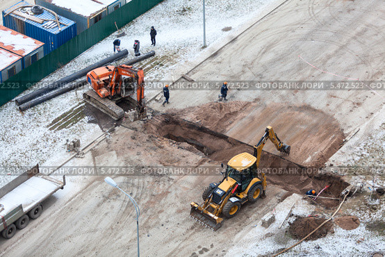 Прокладка коммуникация через дорогу (2014 год). Редакционное фото, фотограф Кекяляйнен Андрей / Фотобанк Лори