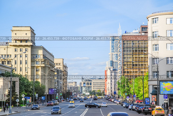Проспект Академика Сахарова (Бывший Новокировский проспект). Москва (2017 год). Редакционное фото, фотограф Алёшина Оксана / Фотобанк Лори