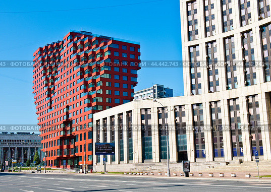 Проспект Академика Сахарова, дом 7.  Солнечно. Лето. Москва. Россия (2024 год). Редакционное фото, фотограф E. O. / Фотобанк Лори