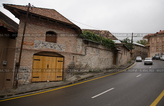 Проспект Мирза Фатали Ахундзаде, город Шеки (2013 год). Редакционное фото, фотограф Вячеслав Потапов / Фотобанк Лори