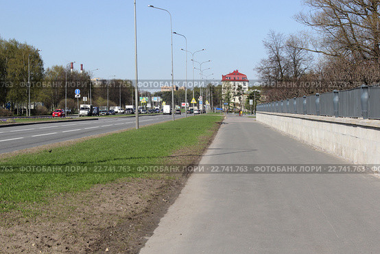 Проспект Непокоренных. Санкт-Петербург (2016 год). Редакционное фото, фотограф Анна Зеленская / Фотобанк Лори
