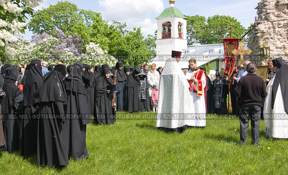 Псков. Снетогорский монастырь. Праздник Вознесения Господня (2009 год). Редакционное фото, фотограф Михаил Котов / Фотобанк Лори