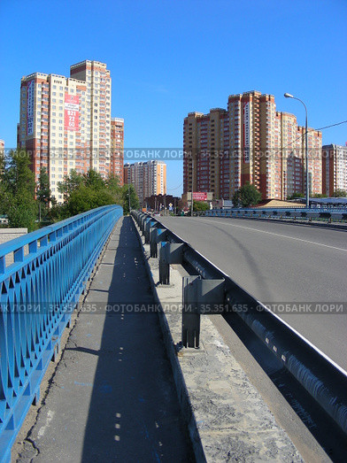 Путепровод «Совхоз 1 мая». Район Северное Измайлово. Город Москва. Россия (2012 год). Редакционное фото, фотограф lana1501 / Фотобанк Лори