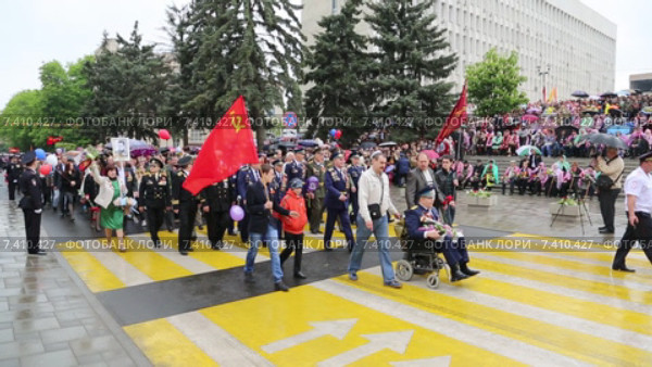 Пятигорск, колонна ветеранов-интернационалистов в День Победы (9 мая 2015 года) Редакционное видео, видеограф Валерий Шилов / Фотобанк Лори