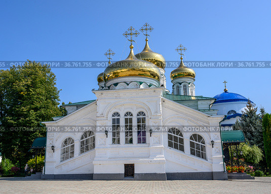 Raif Monastery Square with a view of the Trinity Cathedral near the city of Kazan, Russia (2021 год). Стоковое фото, фотограф Сергей Фролов / Фотобанк Лори