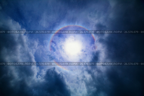 Rainbow Halo around the Sun. Стоковое фото, фотограф Roman Barelko / Фотобанк Лори
