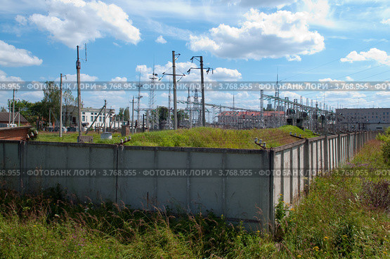 Районная подстанция, город Сафоново, Смоленская область (2012 год). Стоковое фото, фотограф Вячеслав Палес / Фотобанк Лори