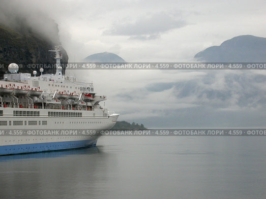 Раннее утро во фьорде (Sognefjord), Норвегия (2005 год). Стоковое фото, фотограф Tamara Kulikova / Фотобанк Лори