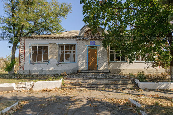 Разрушенная больница, село Степановка (2014 год). Стоковое фото, фотограф Копылов Сергей / Фотобанк Лори