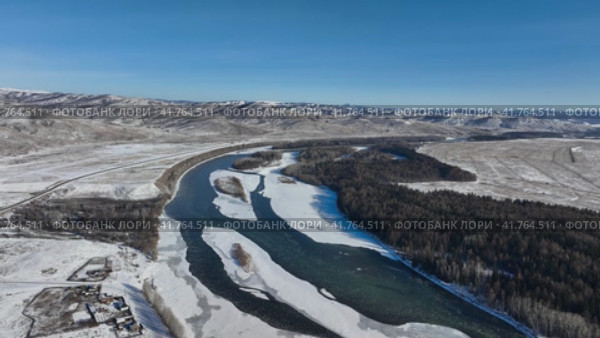 Река Енисей. Стоковое видео, видеограф Логинов Евгений / Фотобанк Лори