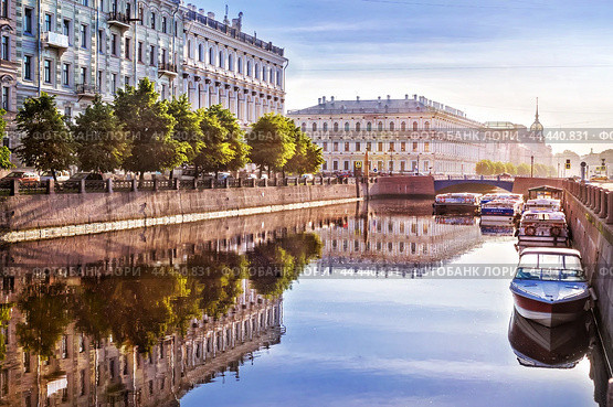 Река Мойка и Синий мост, Санкт-Петербург (2017 год). Стоковое фото, фотограф Baturina Yuliya / Фотобанк Лори