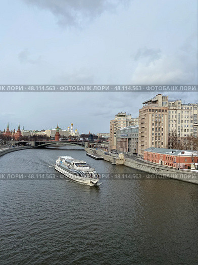 Река Москва. Москва. Россия. Редакционное фото, фотограф Жанна  Киймазаслан / Фотобанк Лори