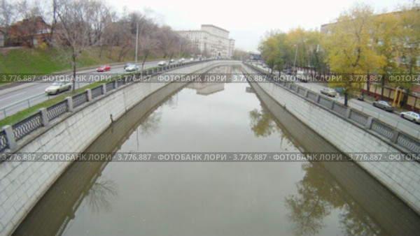 Река Яуза (таймлапс) Стоковое видео, видеограф Losevsky Pavel / Фотобанк Лори