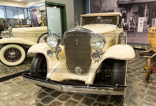 Retro car the Cadillac v16 in the Vadim Zadorozhny Museum of Technology (2020 год). Редакционное фото, фотограф Наталья Волкова / Фотобанк Лори