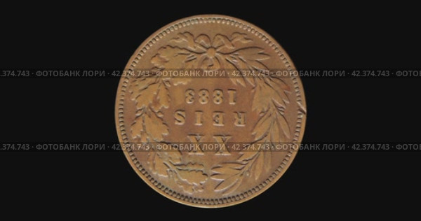 Реверс монеты Португалии 20 реалов 1883 года на черном фоне. Бесшовная анимация. Reverse of Portugal coin 20 reis 1883, isolated in black background. Seamless animation in 4k resolution video. Стоковая анимация, аниматор Александр Кузнецов / Фотобанк Лори