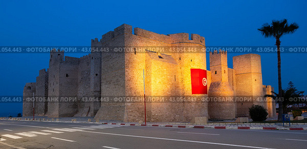 Ribat in Monastir in night illumination, Tunisia. Islamic defensive structure. It is oldest ribat built by Arab conquerors during Muslim conquest of Maghreb. Стоковое фото, фотограф Яков Филимонов / Фотобанк Лори