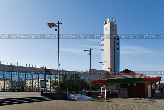 Рига. Привокзальная площадь (2010 год). Редакционное фото, фотограф Андрей Лабутин / Фотобанк Лори