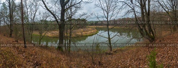 river flows in the forest late autumn. Стоковое фото, агентство Ingram Publishing / Фотобанк Лори