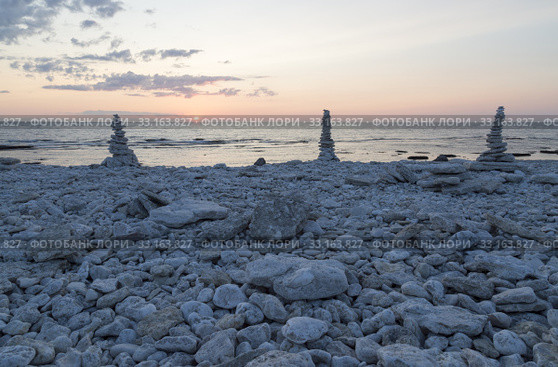 Rocks Piled on Each Other. Стоковое фото, фотограф Niklas Emmoth / PantherMedia / Фотобанк Лори