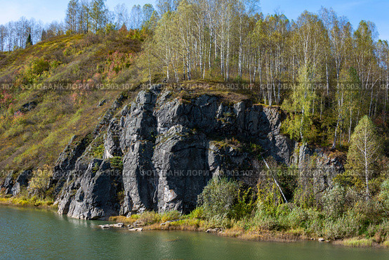 Rocky Bank of the Mundybash river, Gornaya Shoria. Стоковое фото, фотограф Ольга Остроухова / Фотобанк Лори