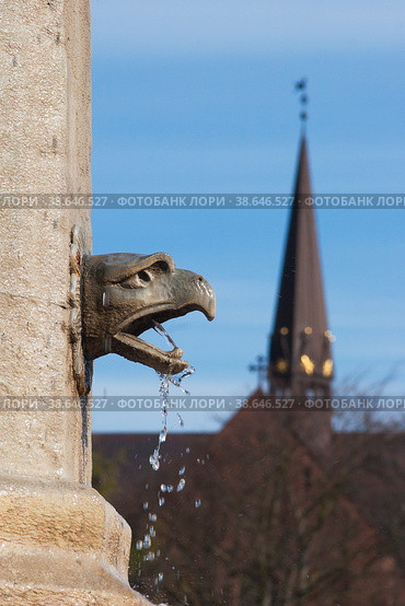 Roskilde, Denmark, fountain on the town hall square. Стоковое фото, фотограф Елена  Попкова / Фотобанк Лори