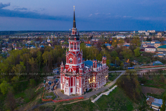 Россия, Московская область, Можайск, вечерний вид на  Никольский собор. Редакционное фото, фотограф glokaya_kuzdra / Фотобанк Лори