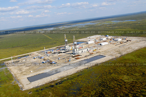 Россия, Усть-Тегусское нефтяное месторождение; Уватский район; Тюменская область,  обустройство  нового месторождения, обустройство рабочих площадок. Стоковое фото, фотограф Александр Циликин / Фотобанк Лори