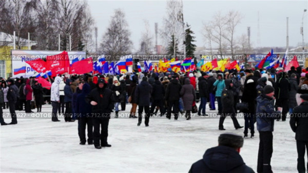 Россияне поддерживают Крым в Петрозаводске (2014 год). Редакционное видео, видеограф Павел С. / Фотобанк Лори