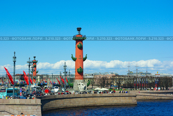 Ростральные колонны. Санкт-Петербург (2008 год). Редакционное фото, фотограф Вера Косарева / Фотобанк Лори