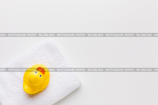 rubber duck towel copy space. Стоковое фото, агентство Ingram Publishing / Фотобанк Лори