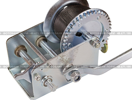 Ручная механическая лебедка на белом фоне. Boat trailer hand winch isolated on white background. Стоковое фото, фотограф Татьяна Д / Фотобанк Лори
