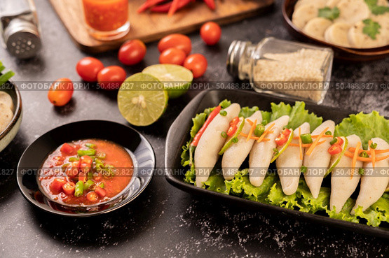 Rugby Fish Balls with Lemon Chili Paste, Tomato and Chili. Стоковое фото, агентство Ingram Publishing / Фотобанк Лори